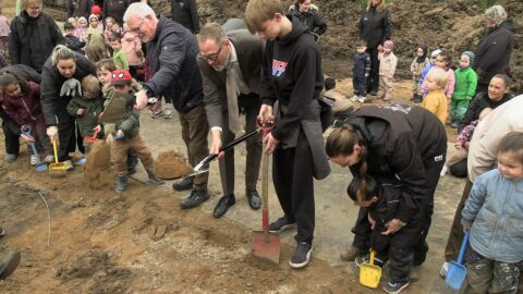 Første spadestik til vej i Munkebo